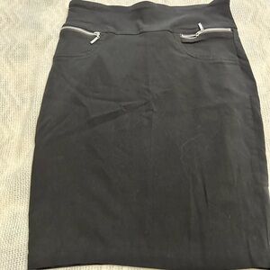Joe Benbasset Women’s Black Skirt
Size M